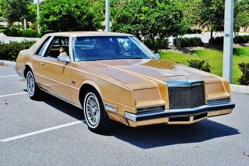 How rare and beautiful 1983 chrysler imperial really well mantained drives great