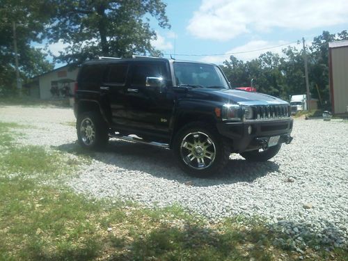 Must sell hummer h3 very nice, black must see!!!! low miles