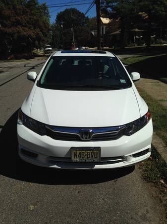 2012 white honda civic ex-l w/ gray leather and sunroof. excellent condition.