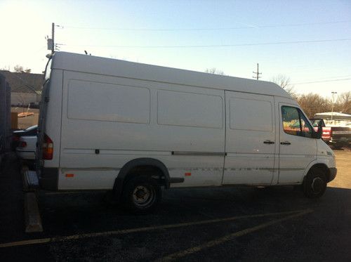 2006 dodge sprinter 3500. long and tall. looks and drives great! serviced!