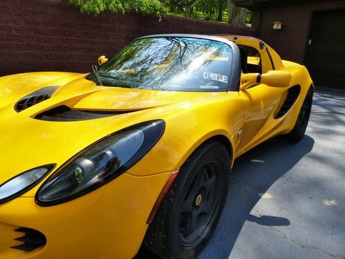 2005 lotus elise - saffron yellow / black - excellent - with many upgrades