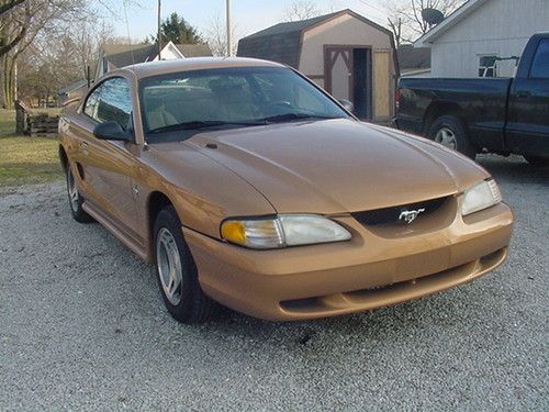 97 ford mustang, great shape inside and out, nice dependable car