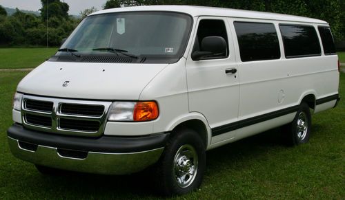 Dodge 15 passenger commuter maxi van 7537 original miles like new condition