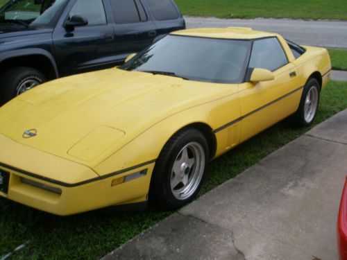 1987 chevrolet corvette hatchback 8-cyl removeabe top 5.7l v8 4-speed automatic