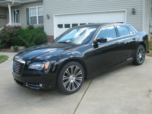2012 chrysler 300s loaded low miles beautiful
