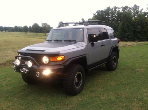 2013 toyota fj cruiser rare trail teams low miles over $5000 in mods