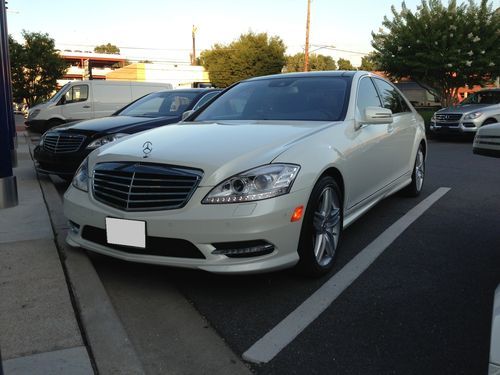 2013 mercedes-benz s550 4matic sedan  only 898 miles!