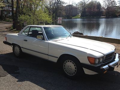Mercedes benz 560 sl convertible hard top showroom mint low miles  must see new