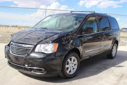 2013 chrysler town &amp; country touring damaged repairable salvage fixer starts!