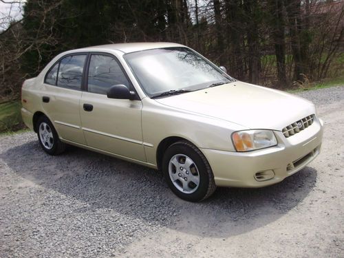 2002 hyundai accent gl sedan 4-door 1.6l