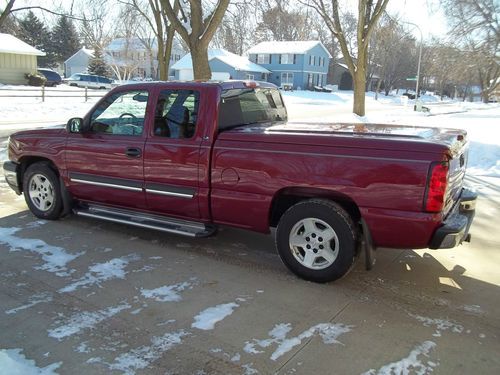 2005 chev silverado ext cab ls 40k 2wd tow package clean like new