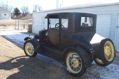 1926 ford model t coupe w/ wire wheels