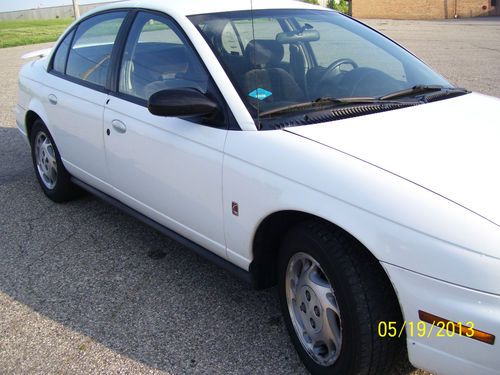 1997 saturn sl2 sedan, automatic transmission, 4-door 1.9l, white