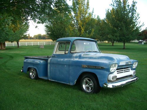 1958 chevy truck apache 3100  sweet patina 350 motor driver