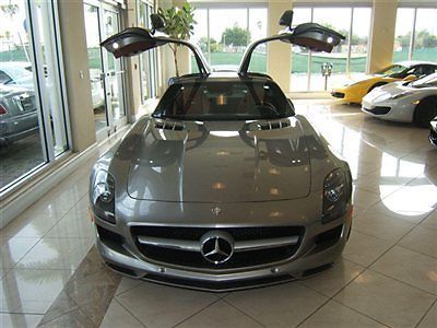 2011 mercedes benz sls 63 amg with 3117 mls only!!