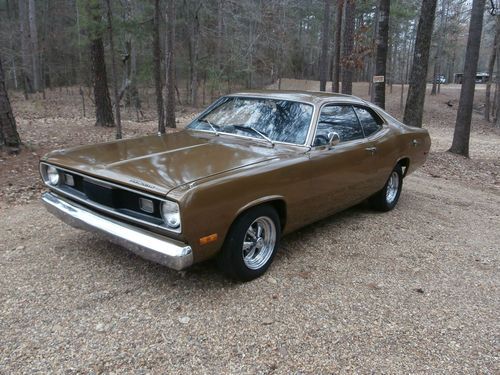 1972 plymouth duster v8, auto, front disc brakes.