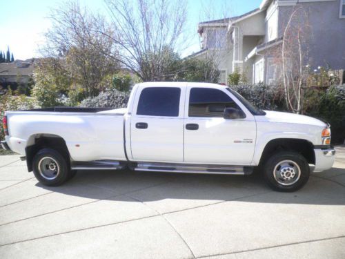 Like new slt dually crew cab with very low miles