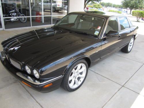 Supercharged v8 - 2000 xjr - clean carfax - clean car - heated leather - sunroof