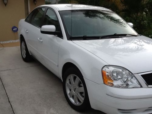 2005 ford five hundred se  33,600 low low miles florida rust free clean!!!!!!!!!