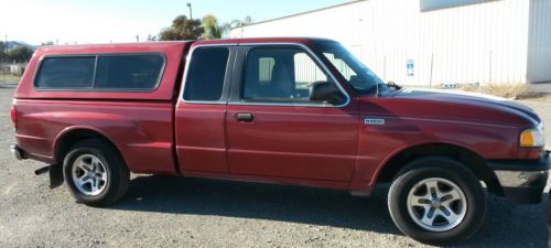 Mazda b-2500 pick up with camper shell