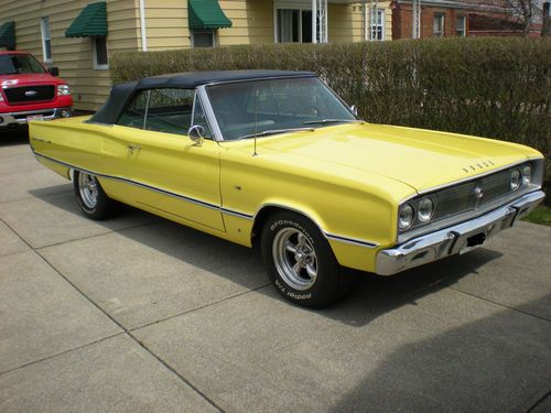 1967 dodge coronet convertible 440 with a 440 automatic bright yellow