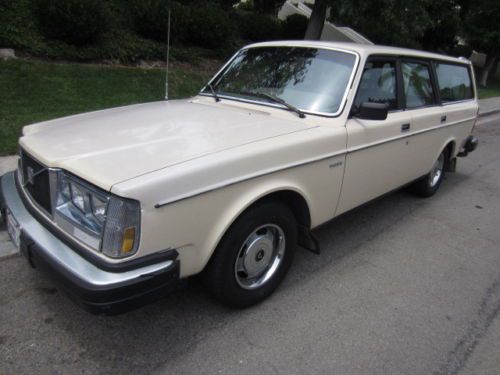 1982 volvo 240 stick shifting wagon-4-speed overdrive-new tires-clean &amp; original
