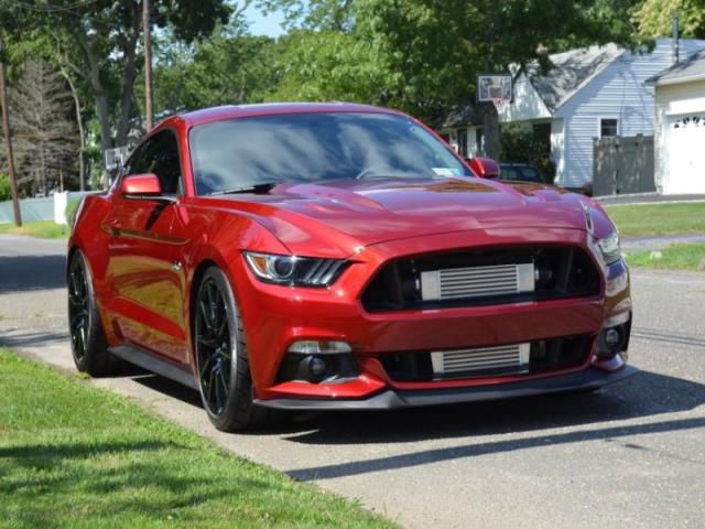 Ford: mustang performance pack