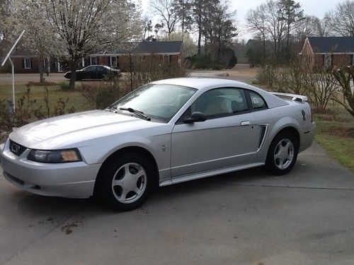 2003 ford mustang base coupe 2-door 3.8l