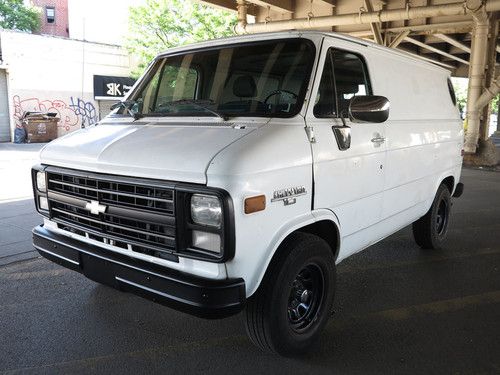 1986 chevy g10 shorty van - straight and rust free