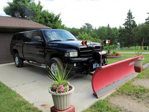 Snow plowing truck 2000 dodge ram 1500 4x4 sport quad cab with hiniker snow plow