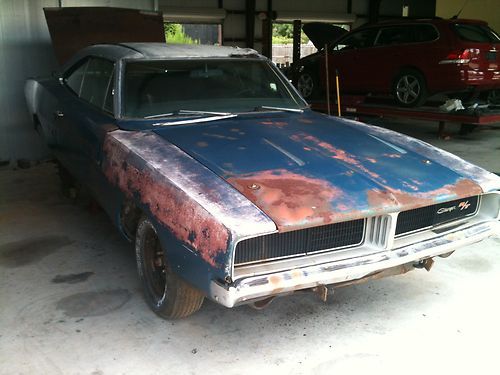 1969 dodge charger r/t , 440 hp!!!! project!!!!