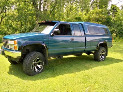 1990 chevy pick up v8 4x4 extended cab, with cap ready to go