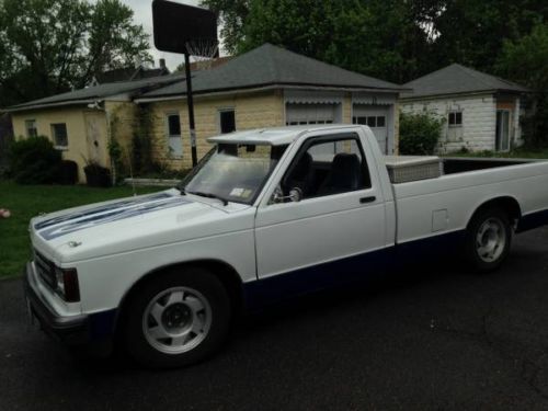 Chevy s-10 pick-up truck (1988)