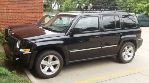 1 owner - jeep patriot, latitude edition 4x4 with rare* 5spd manual transmission
