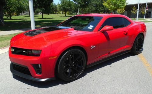 2013 zl1 camaro - 8,900 miles - like new - meticously maintained