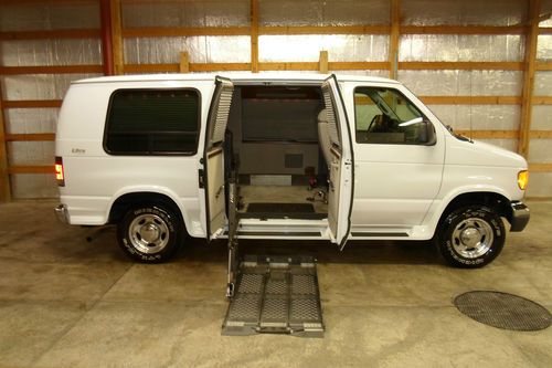 2007 ford e-150 handicap wheelchair van lowered floor auto doors
