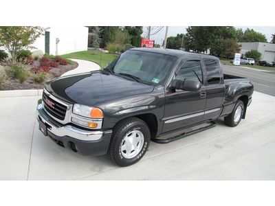 Sle ! step bed ! serviced ! very nice truck ! extended cab! no reserve ! 04