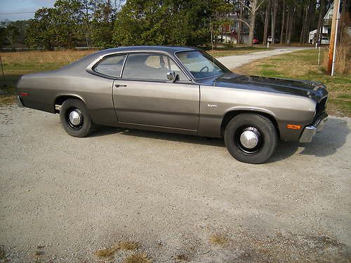 Plymouth duster 1976 360  4 speed 833