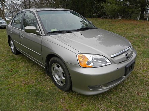 Hybrid low miles excellent condition runs and drives like new