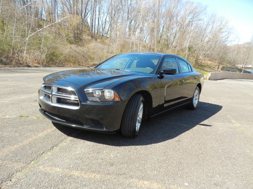 Dodge charger se sedan 4-door immaculate condition black on black push button