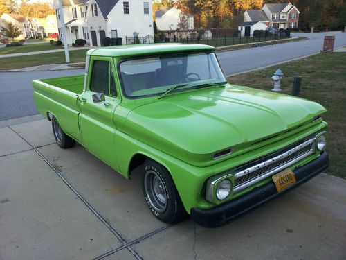 1966 chevy c-10 longbed with 305 v8