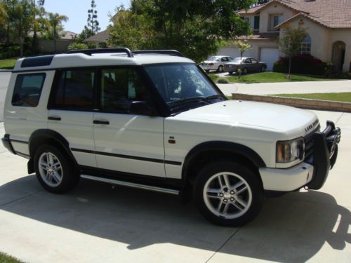 2004 land rover discovery ii trial ed.  white with black leather interior