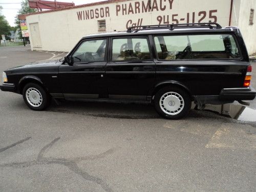 1992 240wagon rare 5 speed runs and looks great must see to appreciate no reserv