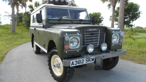 1983 land rover 109 series iii 4x4 removable hard top fold down windshield