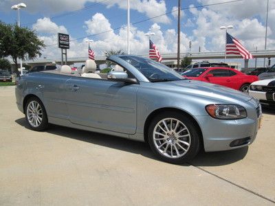 Convertible 2.5l 4 passenger seating 8-way pwr front seats w/memory