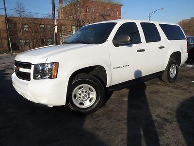 White 2500ls 4x4 rear air 9 pass 84k miles boards tow pkg new tires ex govt nice