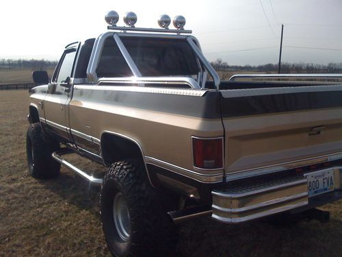 1982 chevy 1/2 ton lifted 4x4
