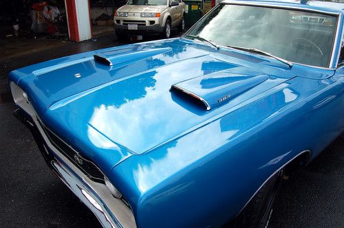 Dodge coronet super bee matching# 383 magnum,4speed,ramcharger,eb5 bright blue