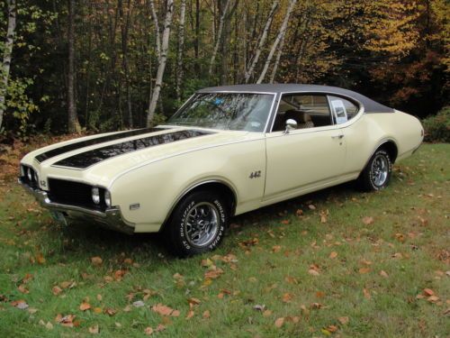 1969 oldsmobile cutlass 442 canadian built, matching numbers, 400 c.i. automatic