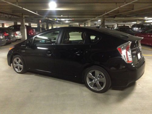 2013 toyota prius persona series, only 6k miles, $24,975 in excellent condition